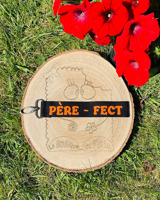 Porte-clés "Père-Fect "  (Rouge, Rose pailletés)